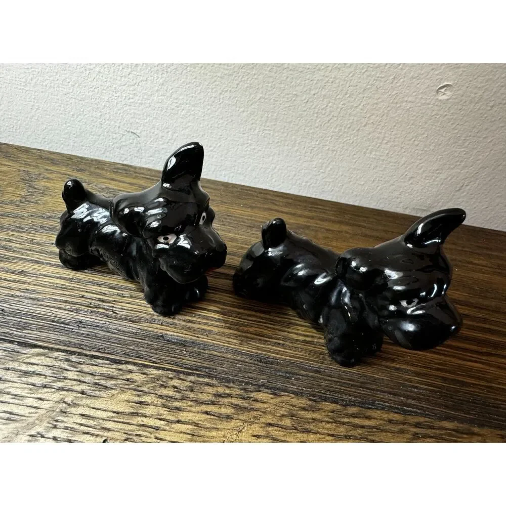 2 vintage ceramic scottie dogs, Scottish terriers